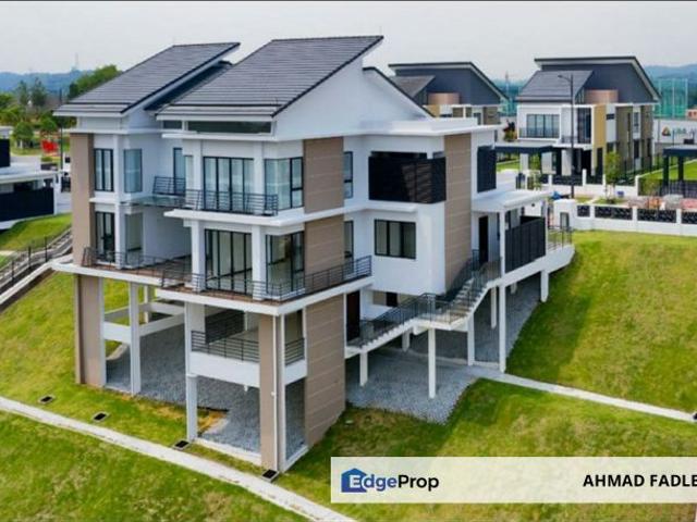 LUXURIOUS Sebayu Hill Villas Bandar Seri Putra