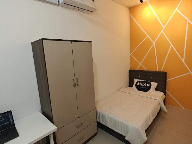 Luxurious single room | 10 mins walk to lrt salak selatan | work from home friendly!