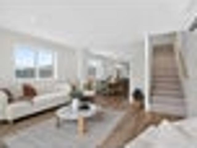 Luxury 3 Bed + 3 Bath Townhouse | Internal Garage