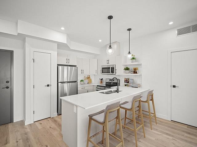 Luxury 3 Bedroom Apartment! With Fitness Centre!