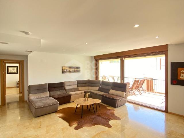 Luxury 3 Bedroom Apartment in Marbella East