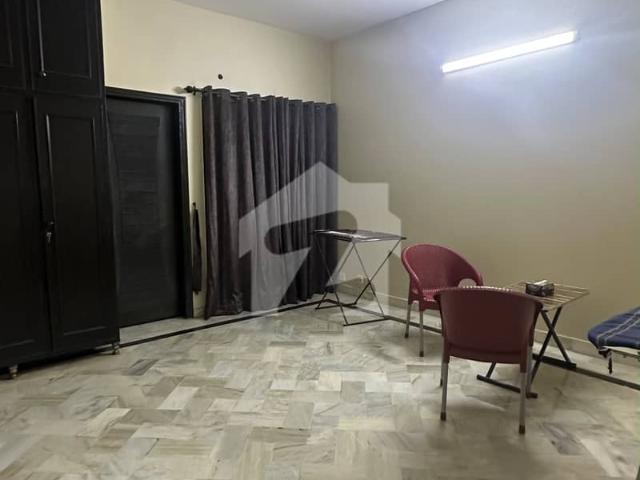 Luxury 3 Bedrooms 2100 Square Feet Apartment For Sale