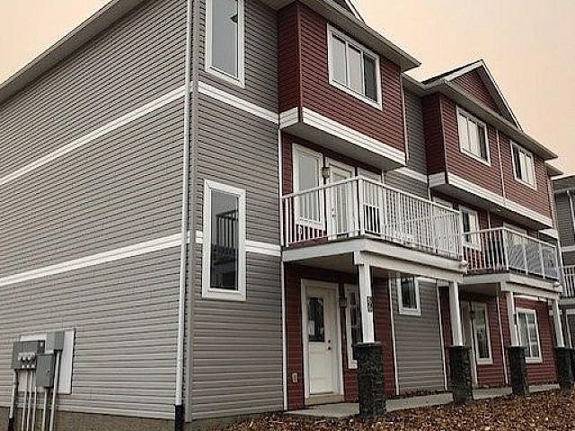 Luxury 3 Br Premium Quality Condo Town House For Rent Immediate
