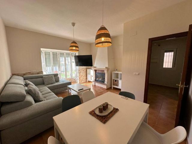 Luxury 3 room Detached House for rent in Chiclana de la Frontera, Spain