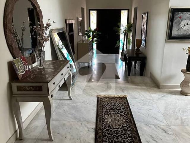 Luxury 1000 Yards Bungalow For Sale In DHA Phase 6 9 Bedrooms | Swimming Pool | Prime Location