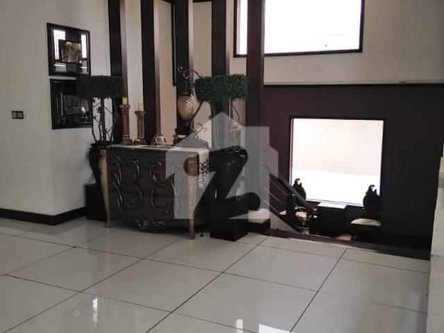 Luxury 1000 Yards Slightly Used Mud Finish Villa For Sale At DHA Phase 6