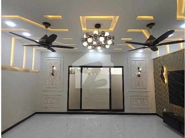 Luxury 10 Marla House