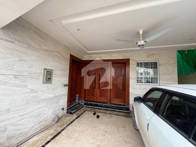 Luxury 10 Marla House for Rent in Bahria Enclave