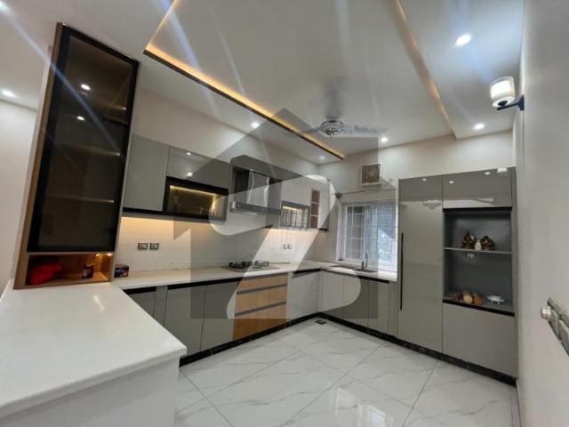 Luxury 10 Marla House for Rent in Bahria Enclave