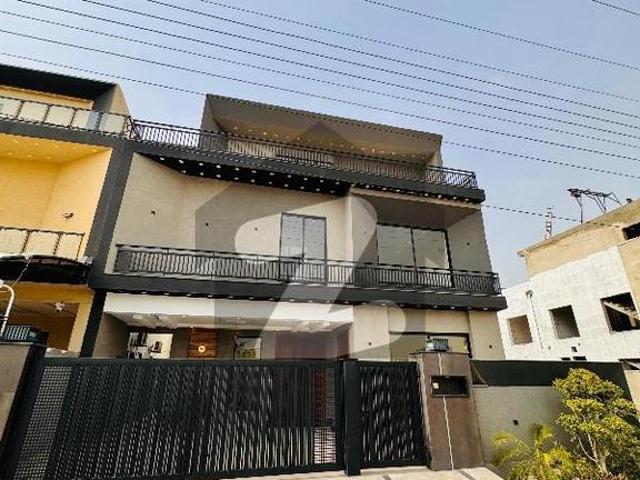 Luxury 10 Marla House For Sale 6 Beds, Main Location Buch Executive Villas
