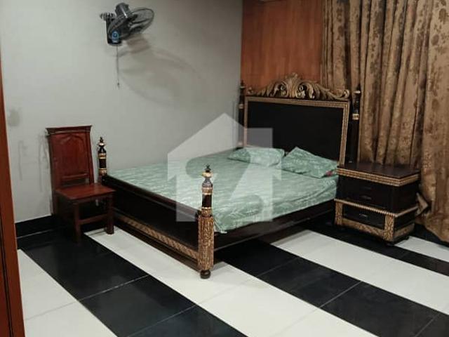 Luxury 10 Marla House for Sale in Main Cantt