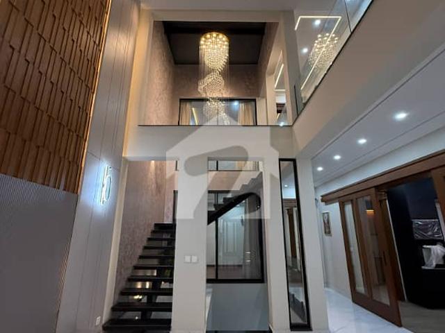 Luxury 11 Marla House with Basement at Very Reasonable Price Hot Location Bahria Town Lahore