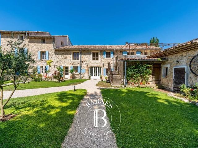 Luxury 14 pièces Farmhouse en vente Pernes les Fontaines, Provence Alpes Côte d'Azur