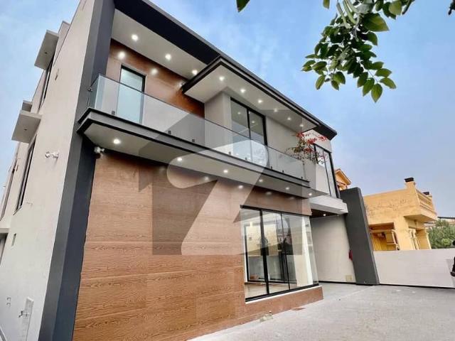 Luxury 1 Kanal Designer House for Sale