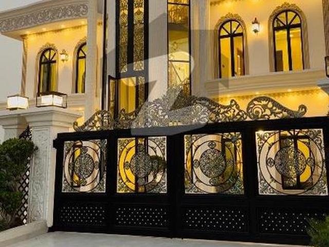 Luxury 2.5 beautiful house available for sale in b 17 multi garden Islamabad B 17