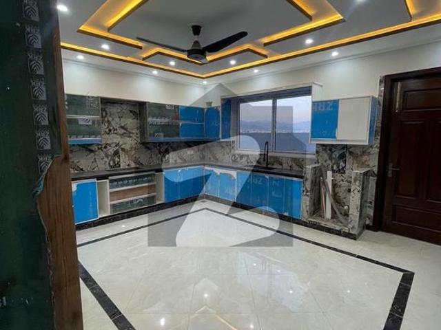 Luxury 2.5 Kanal Corner House For Sale Discover This Beautifully Built Luxury Residence, Completed In 2024, Offering Exceptional Space, Premium Features, And Excellent Investment Potential. Bani Gala