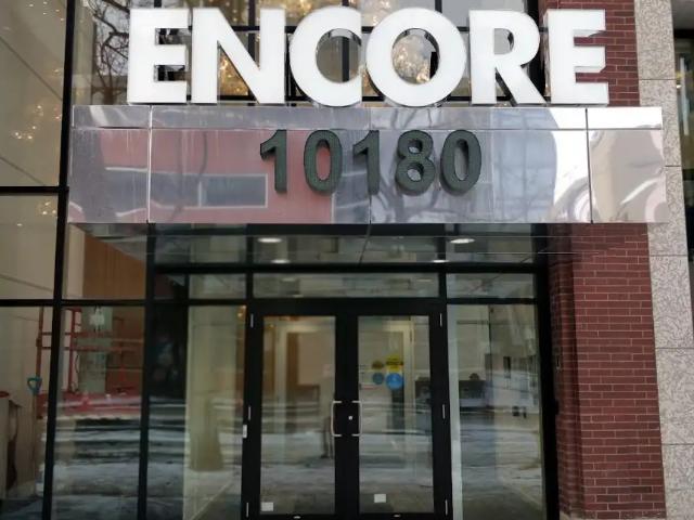 Luxury 2 bed 2 bath apartment in Encore Tower. Big balcony with BBQ gas line