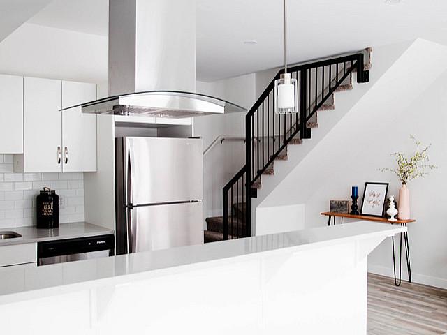 Luxury 2 Bed 2 Bath Townhouse In Osborne For Rent!