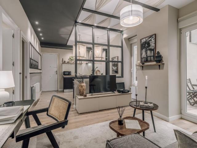Luxury 2 Bedroom Apartment with Jungle Inspired Design and Large Private Terrace, Madrid Amsterdam Apartments for Rent