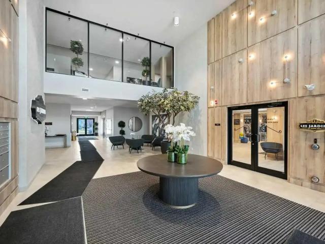 Luxury 2 Bedroom Condo With Park View