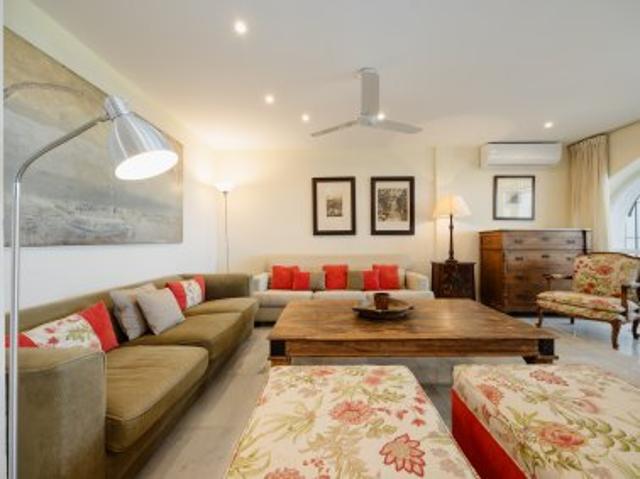 Luxury 2 bedroom penthouse with sea views in Los Iris, Marbella East