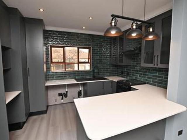 luxury 2 bedroom, 2 bathroom apartme.