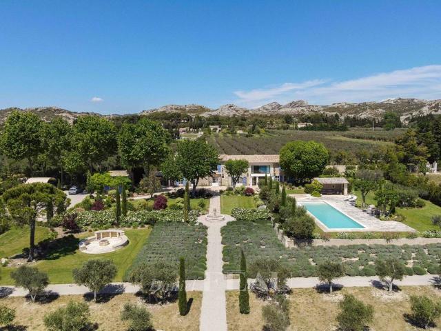 Luxury 7 pièces Farmhouse en vente Maussane, Provence Alpes Côte d'Azur