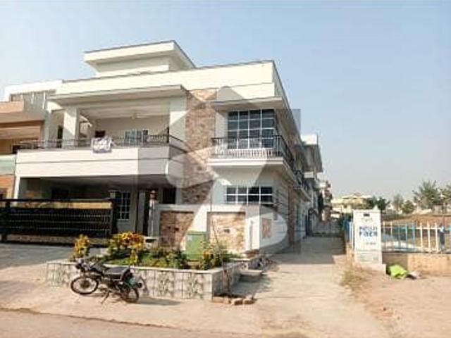 Luxury 40*80 Corner &Amp  Park Facing House For Sale G 13/4 Prime Location, 70 Ft Road, Sun Facing