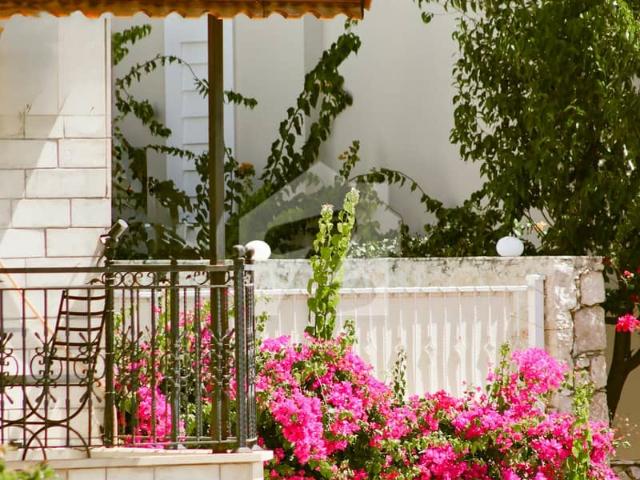 Luxury 40 Kanal Farmhouse on Main Park Road | 3 Mins Drive from Serena Hotel | Prime Investment Opportunity