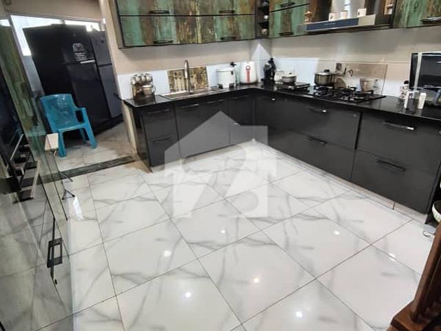 Luxury 4 Bed DD Apartment for Sale in Abeeda Tower Clifton Civil Line Prime Location