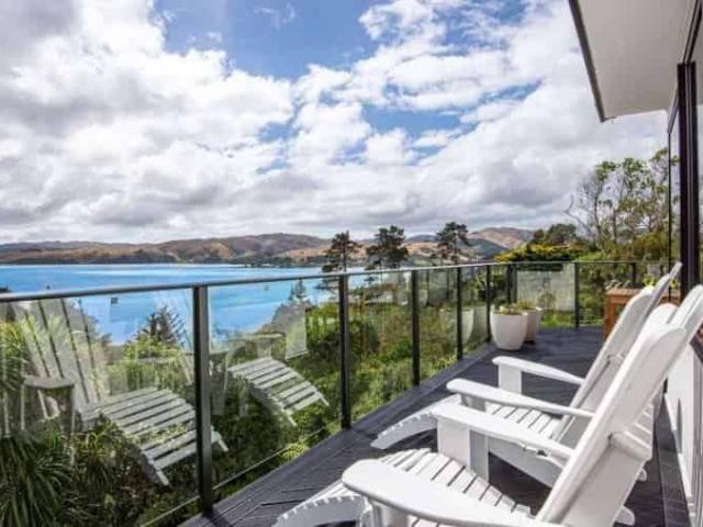 Luxury 4+ Bed Executive Home High Specs + Pool