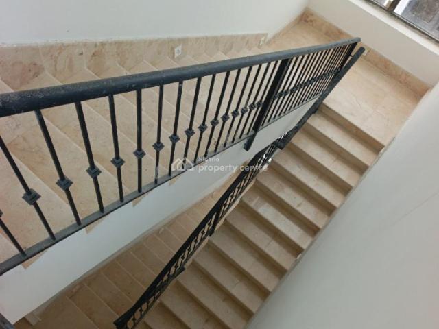 Luxury 4 bedroom Detached & Semi detached Houses