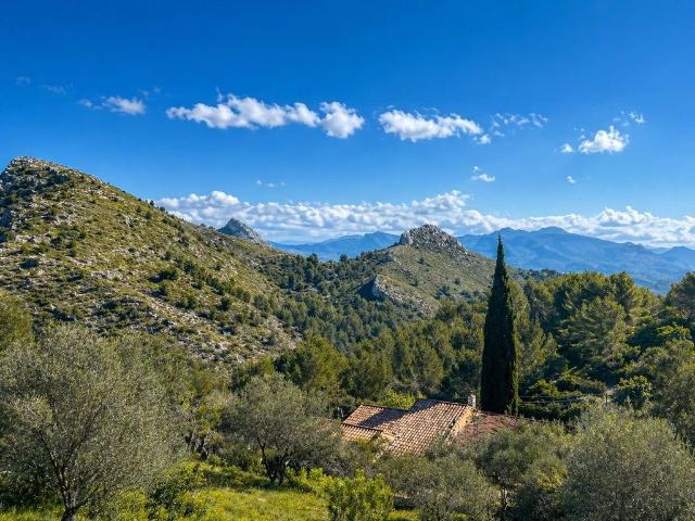 Maison de campagne de luxe de 5 pièces en vente Aubagne, France