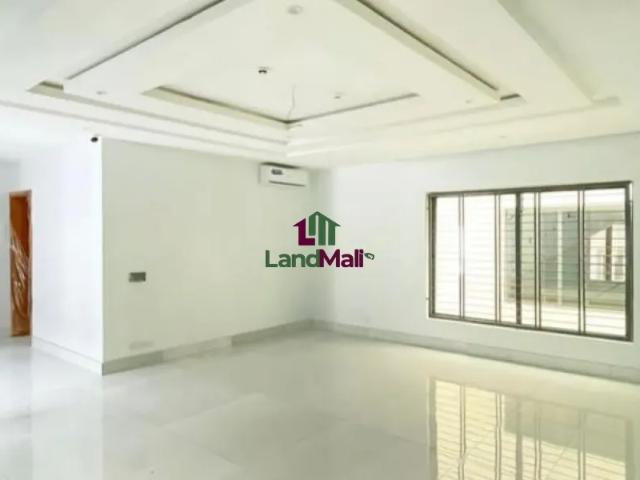 Luxury 5 Bedroom Fully Detached Duplex With Cinema at Lekki Phase1