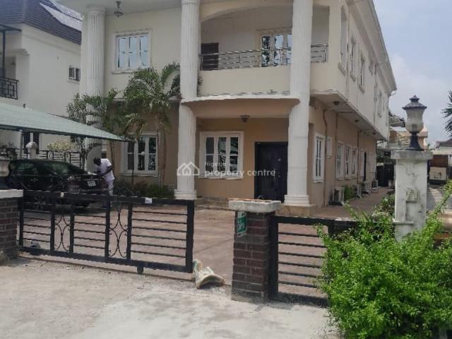 Luxury 5 Bedroom Fully Detached House