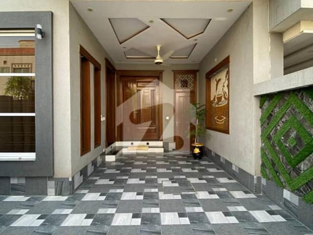 Luxury 5 Marla Brand New House For Sale In Bahria Town Lahore