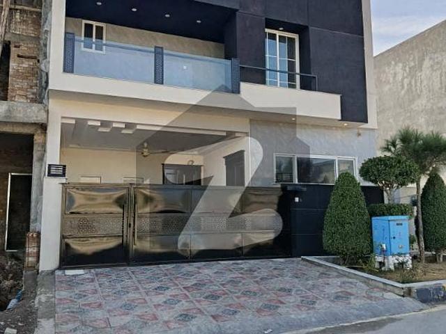 Luxury 8 Marla Double Storey House Executive Block, Faisal Hills 5 Bed + Servant Room