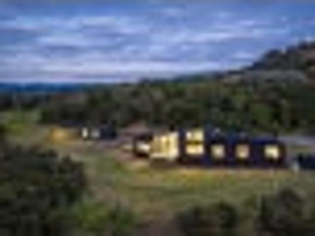 Luxury Coastal Living with Versatile Accommodation