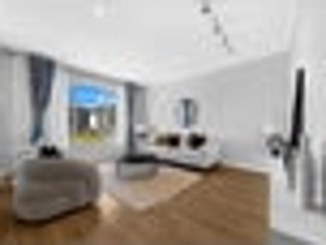Luxury Corner Site 7 Bedroom Home on Split level