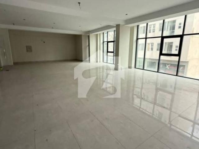 Luxury Corporate Workspace For Rent In Prime Commercial Area