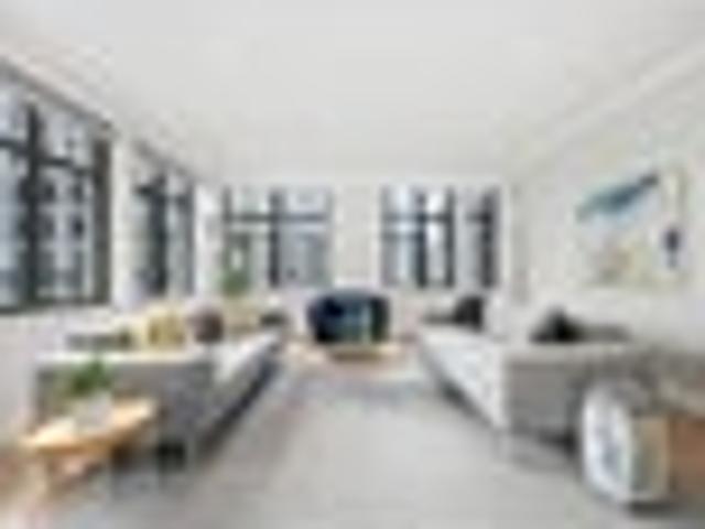 Luxury CBD Apartment with Spectacular City Views