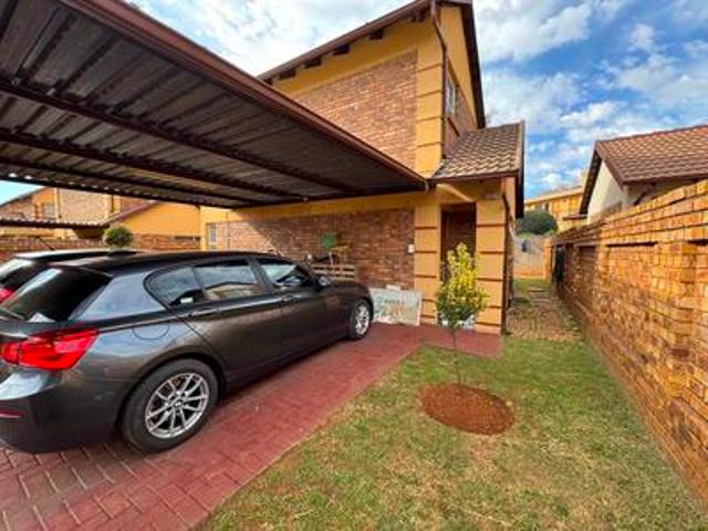 luxury cluster, move in ready!