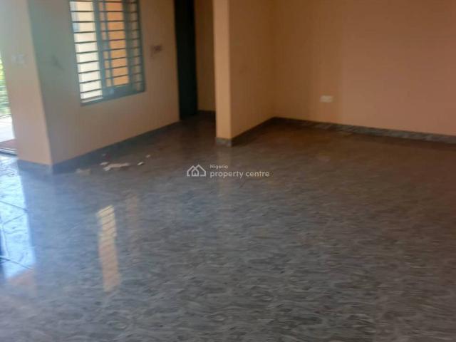 Luxury And Spacious 2 Bedrooms Flat In An Estate On Fully Tarred Road