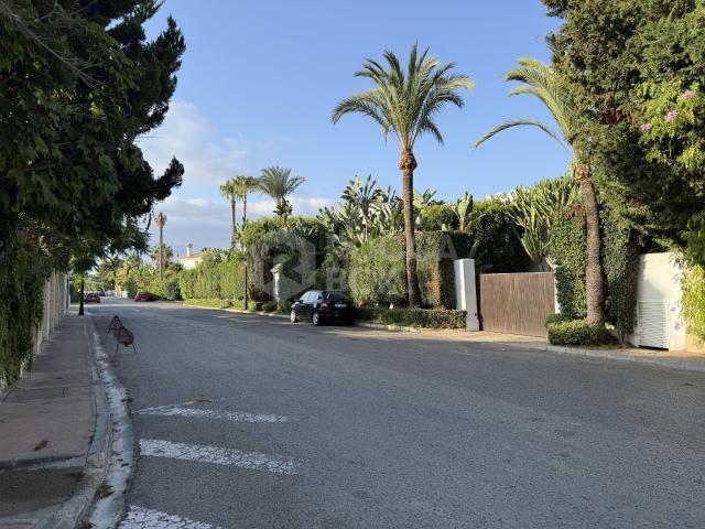 Luxury apart in Alhambra del golf