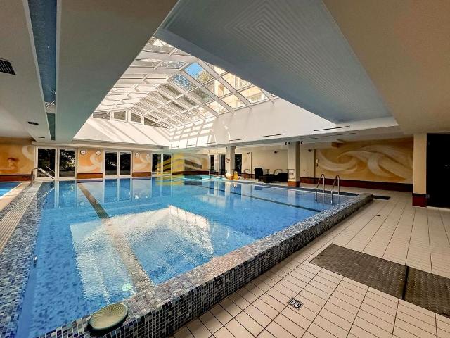 Luxury Apartament&Villa Monaco&Pool&Security 24/7 ul. Cybulskiego, Warszawa, Sielce