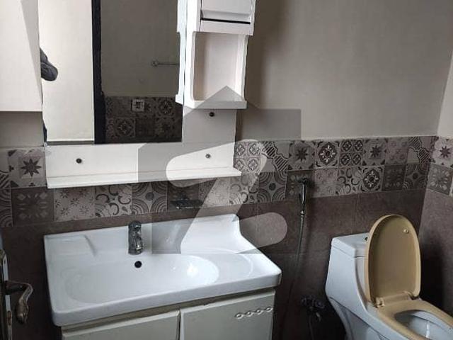Luxury Apartment for Rent Near Mall of Lahore