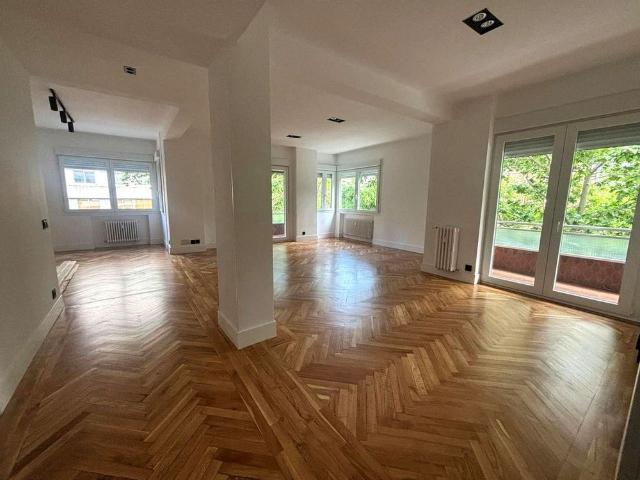 Luxury Flat for rent in Madrid, Spain