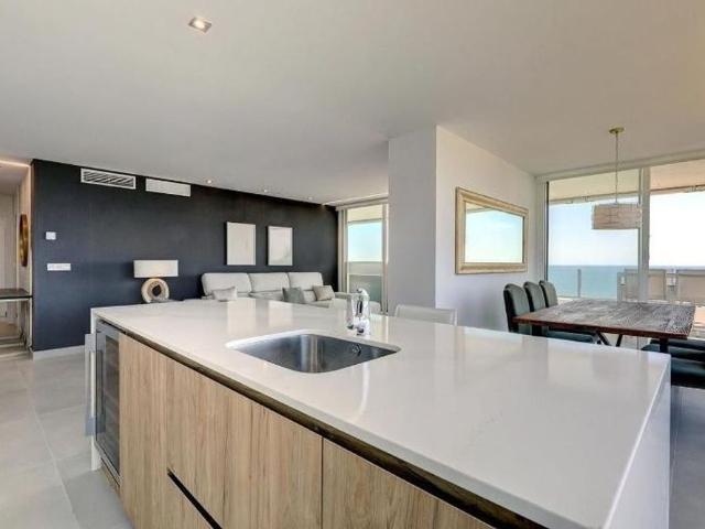 Luxury Apartment for rent in Marbella Del Este, Andalusia