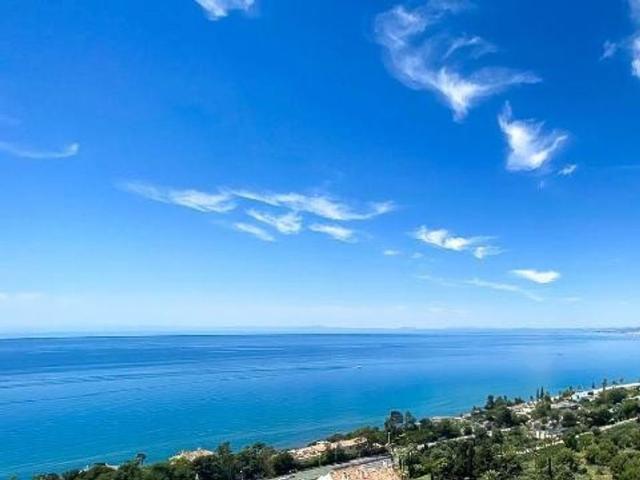 Luxury Apartment for rent in Marbella Del Este, Spain