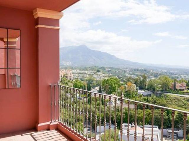 Luxury Apartment for rent in Benahavís, Spain